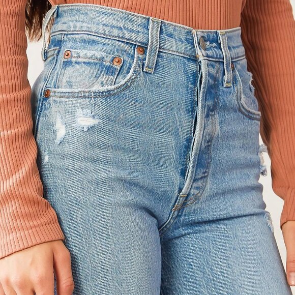 Levi's Ribcage Straight Ankle Jean - Picture 2 of 13